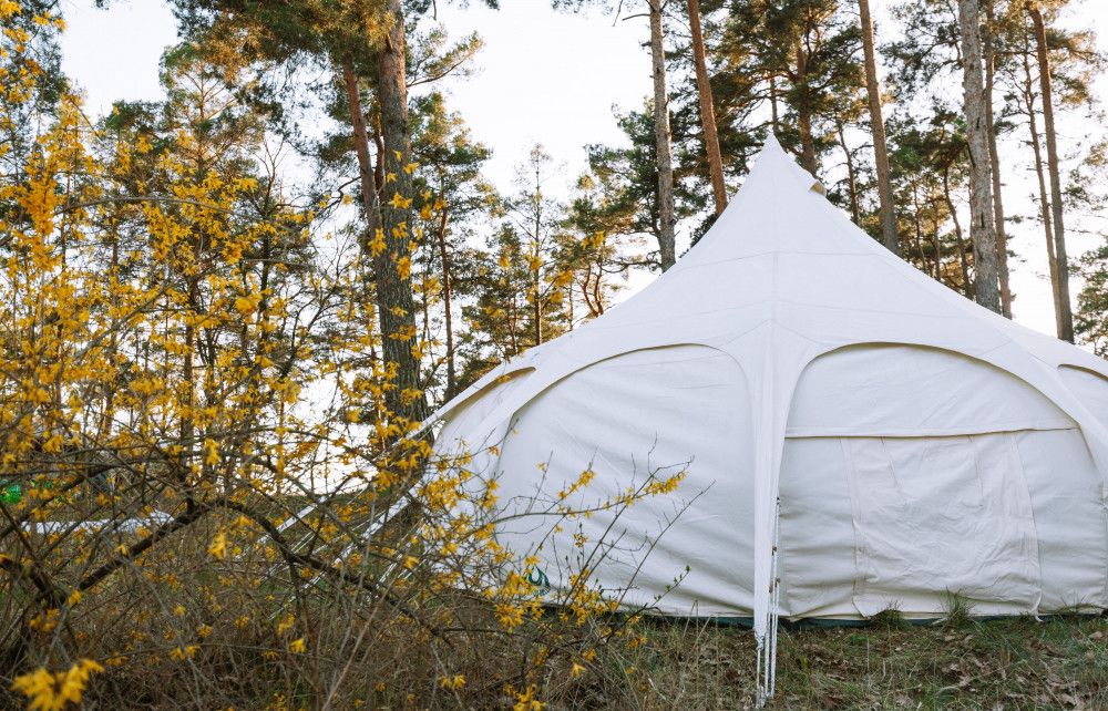 Glamping Zelte auf dem Campingplatz: Praxiserfahrungen und Anbieter im Check